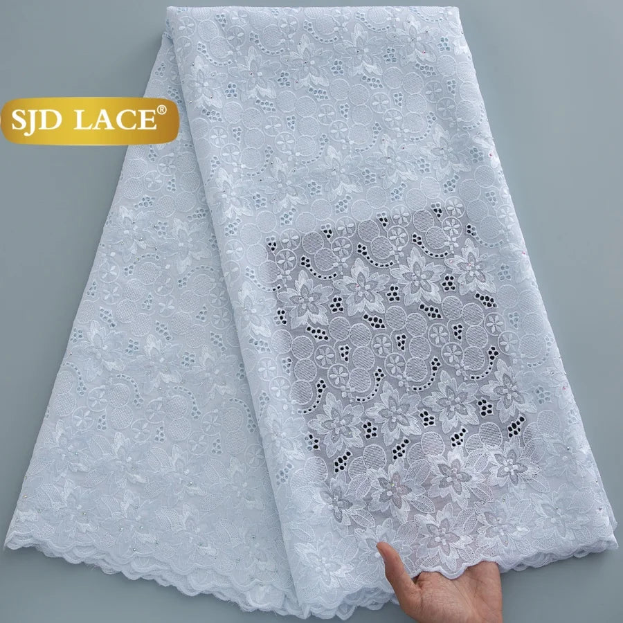 tissu dentelle fleurs vert bleu violet rose beige brodé occasionnelle traditionnelle