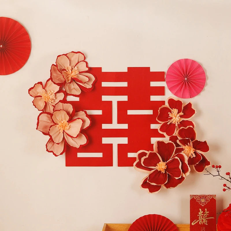 décorations florales mariage chinois fleurs rouges roses orangées caractères chinois éventails papier traditionnels festifs
