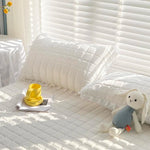 protège matelas bleu clair quilté moderne oreiller tasse jouet lapin