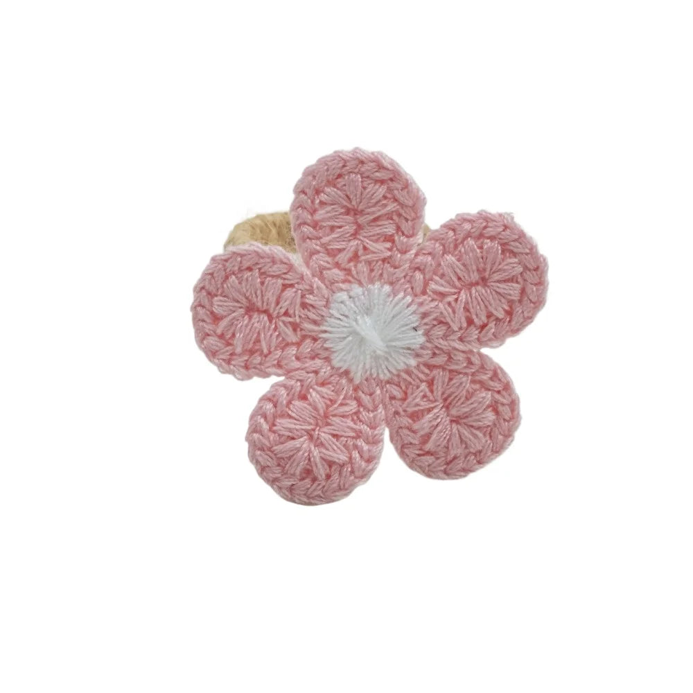 fleurs crochetées main artisanale tringle decoration table mariage pique nique brunch après midi thé