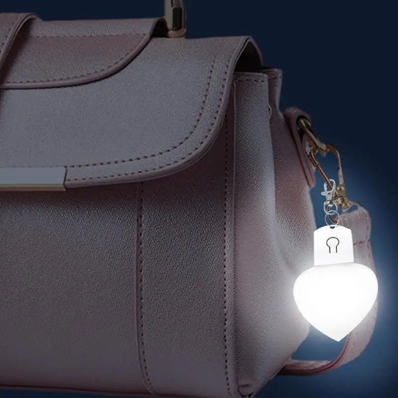 porte clés lumineux coeurs étoiles couleurs bleu blanc vert rose violet moderne