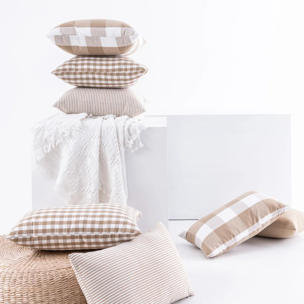 coussin plaid moderne beige blanc carreaux 30x50cm 45x45cm lit canapé décoration