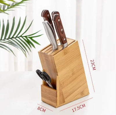 Porte-couteau en bambou avec couteaux rangés