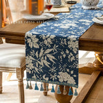 chemin table bleu marine blanc motif fleurs tissé franges classique rustique maison