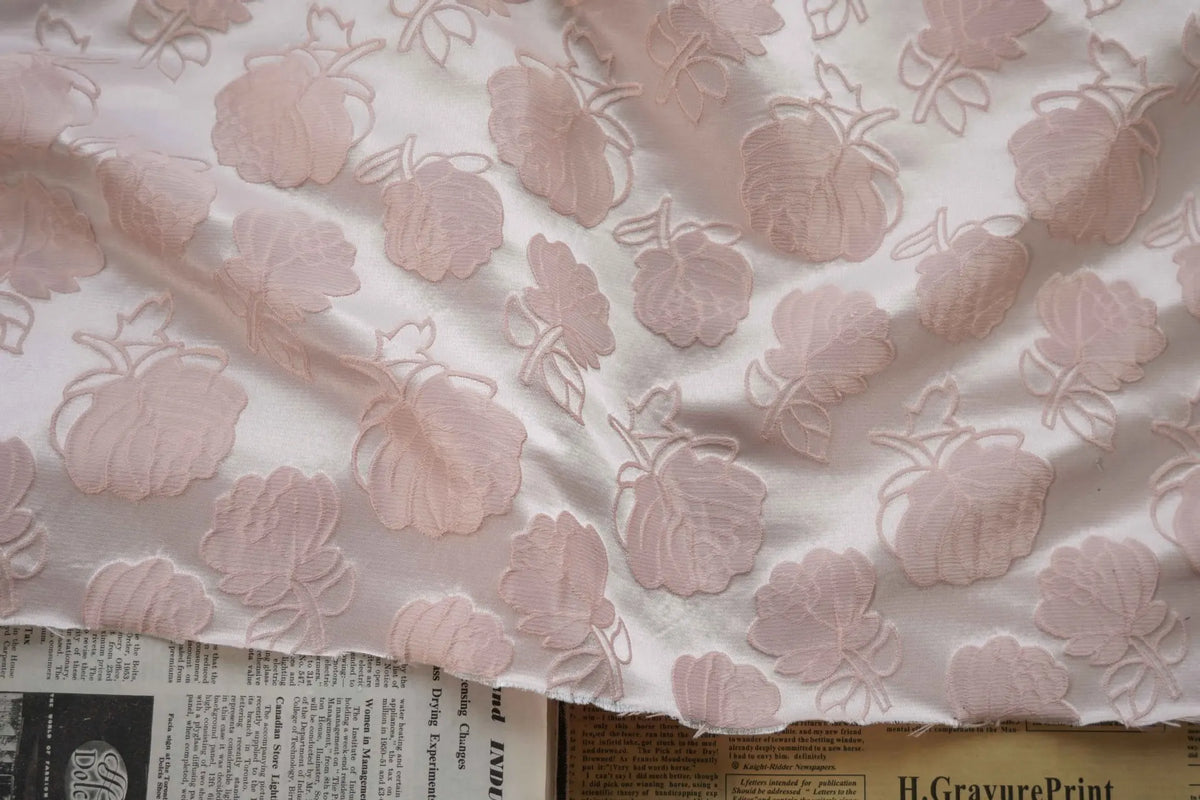 tissu polyester rose motifs floraux semi transparent décoration robe sac main floral
