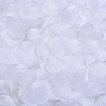 décoration mariage pétales rose blanc texturées intérieur romantique ambiance bougies