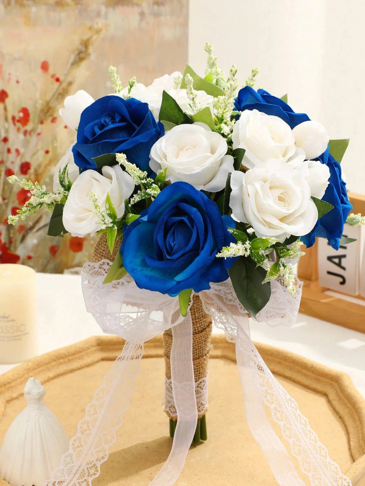 bouquets mariage roses artificielles bleu blanc vert romantique fleurs veloutées feuilles ruban satin blanc