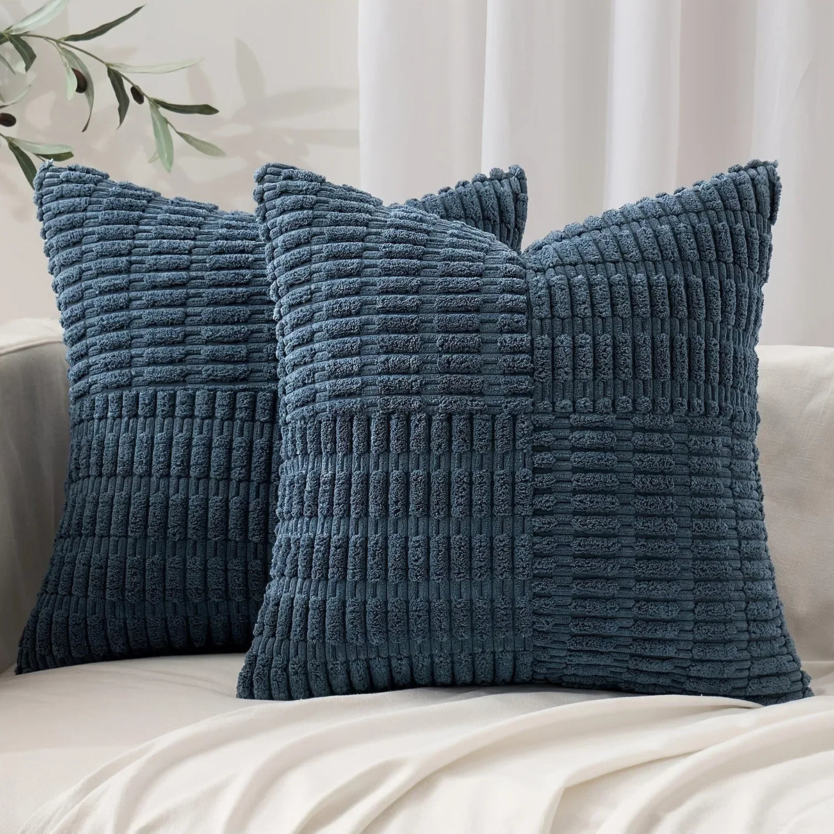 housse coussin carré moderne texture bleu marine polyester coton décoratif lit siège fixations blanc