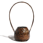 panier osier tressé artisanal vintage rustique marron clair fleur blanche branches séchées baies marron