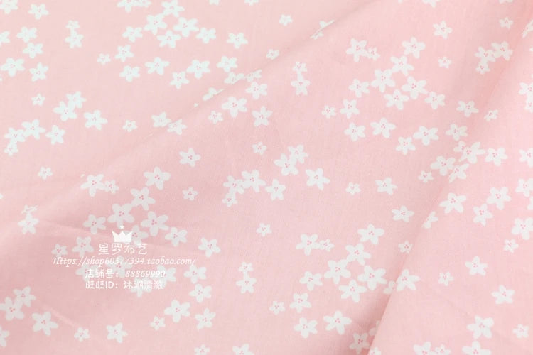 tissu coton imprimé fleurs roses coeurs vintage romantique blanc rose vert pastel patchwork quilting