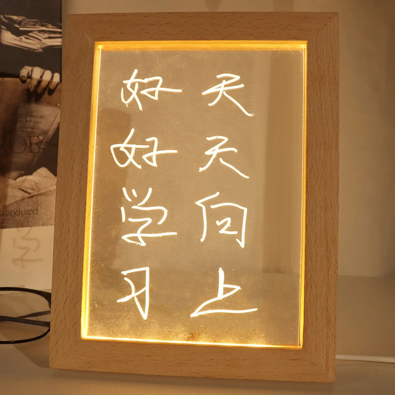 Cadre photo 3D en bois couleur prune avec lumière LED allumée