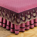 Couvre-lit matelassé velours luxe brun brodé dentelle