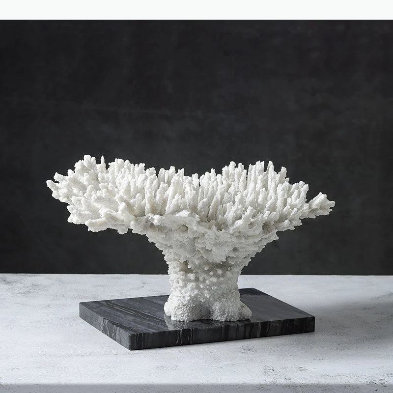 sculpture décorative corail blanc noir texture naturelle décorative sculptural base pierre noire moderne
