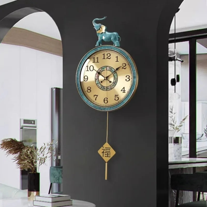 horloge murale classique or bleu chiffres noirs salon élégante métal verre pendule symbole chinois