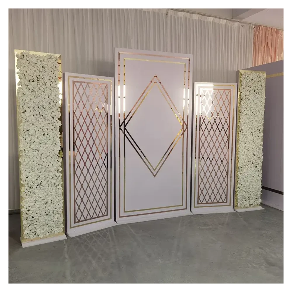 panneaux decoratifs mariage blanc or rose bleu texture geometrique fleurs blancs modernes