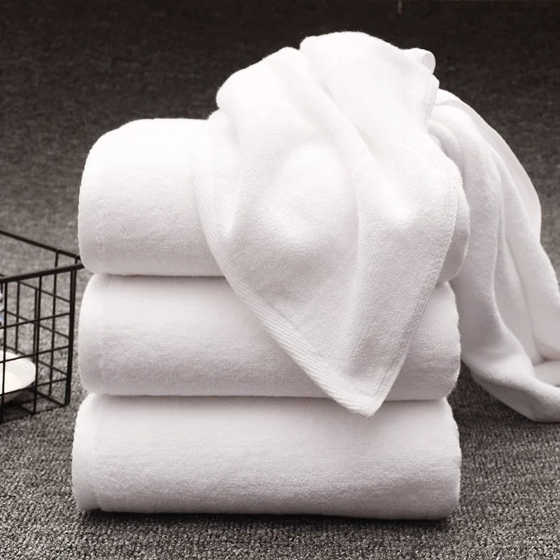 serviettes blanches coton épais absorption rapide dimension 35x75cm qualité haut gamme usage toilette texture