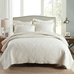 couette coton brodée motif floral blanc oreillers fixés classique ensemble lit
