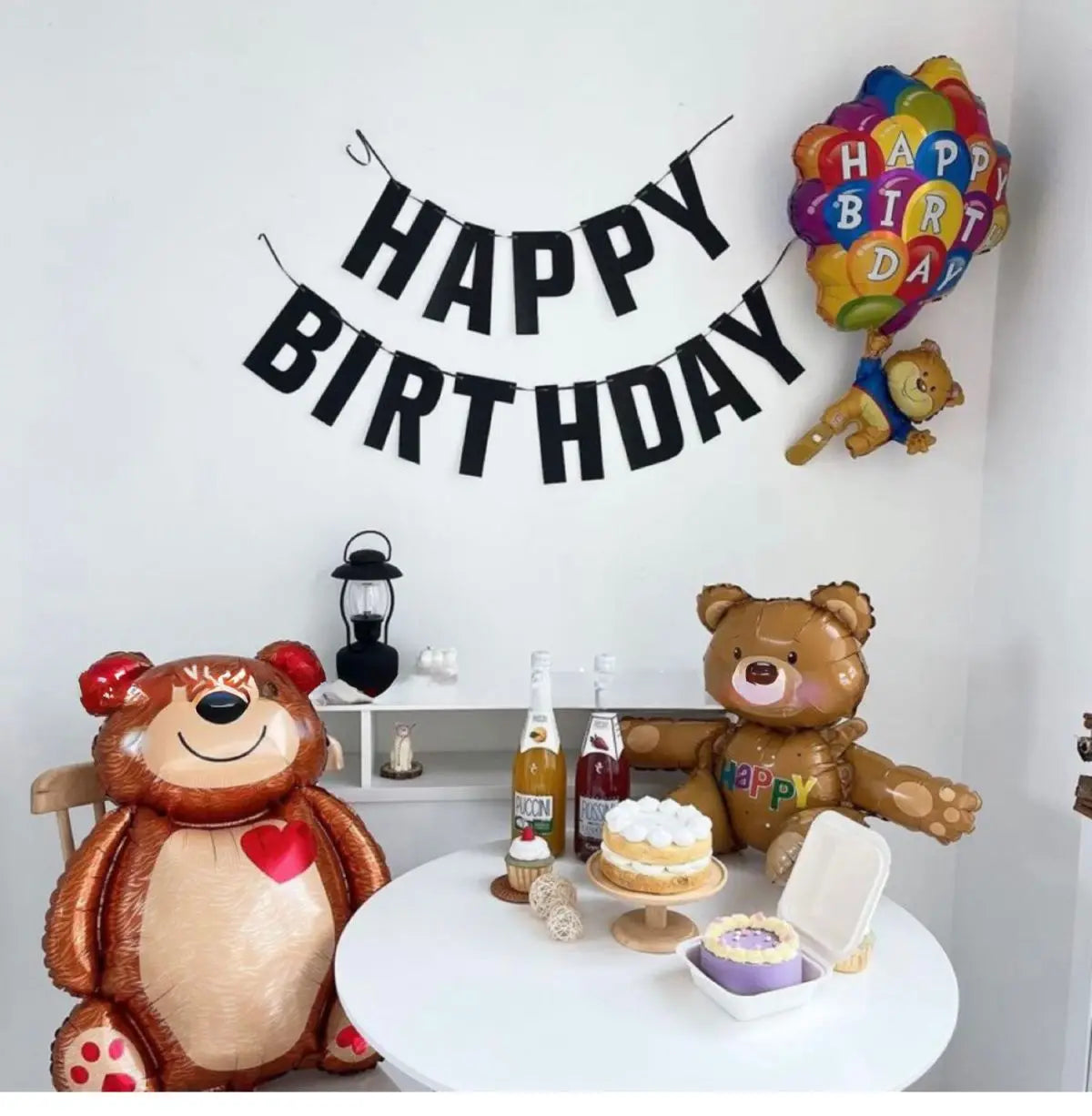 guirlande lettres anniversaire noir classique décoration fête happy birthday ballons assiettes gâteau