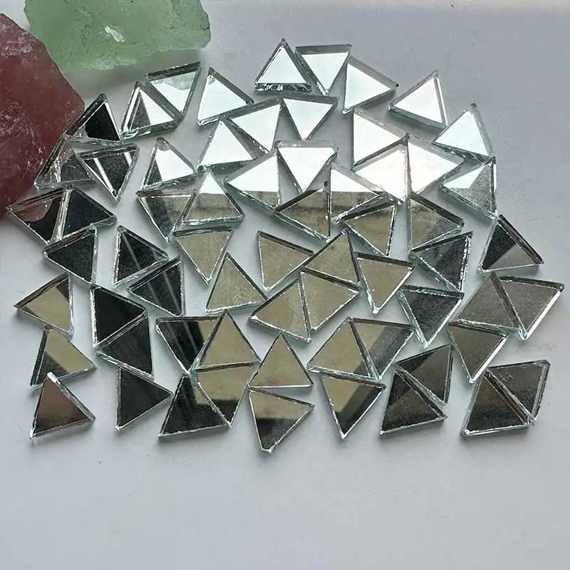 mosaïque triangles couleurs modernes noir doré bleu vert jaune violet carreaux opaques bricolage art