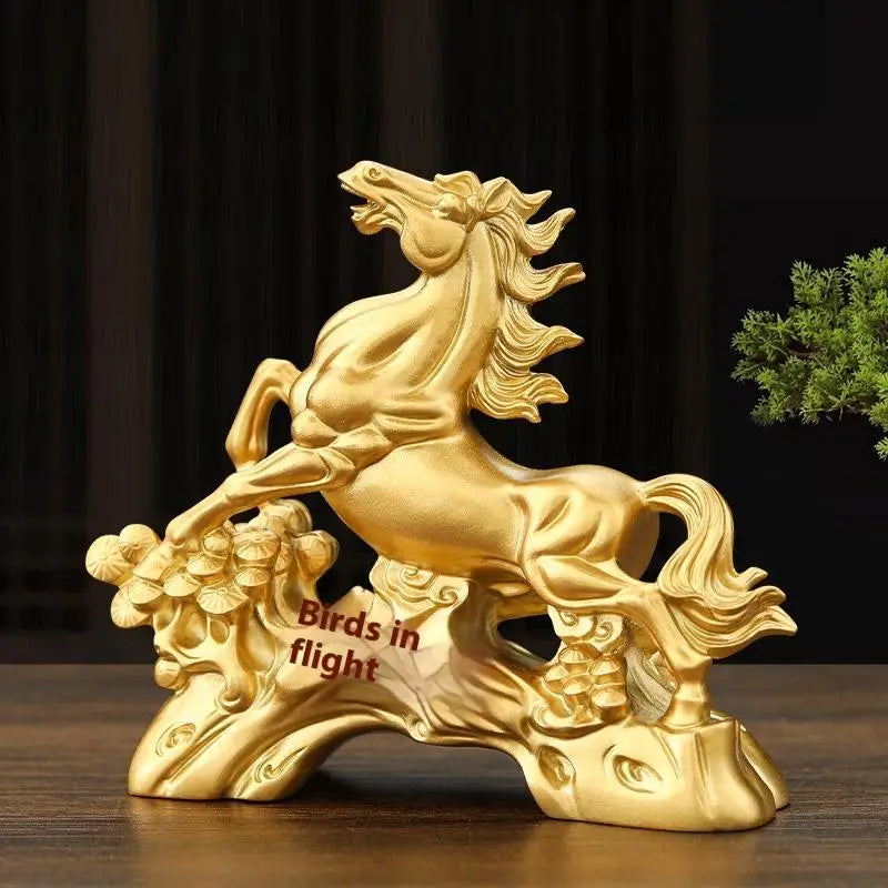 statue décorative cheval or détails texturés traditionnel asiatique feng shui maison