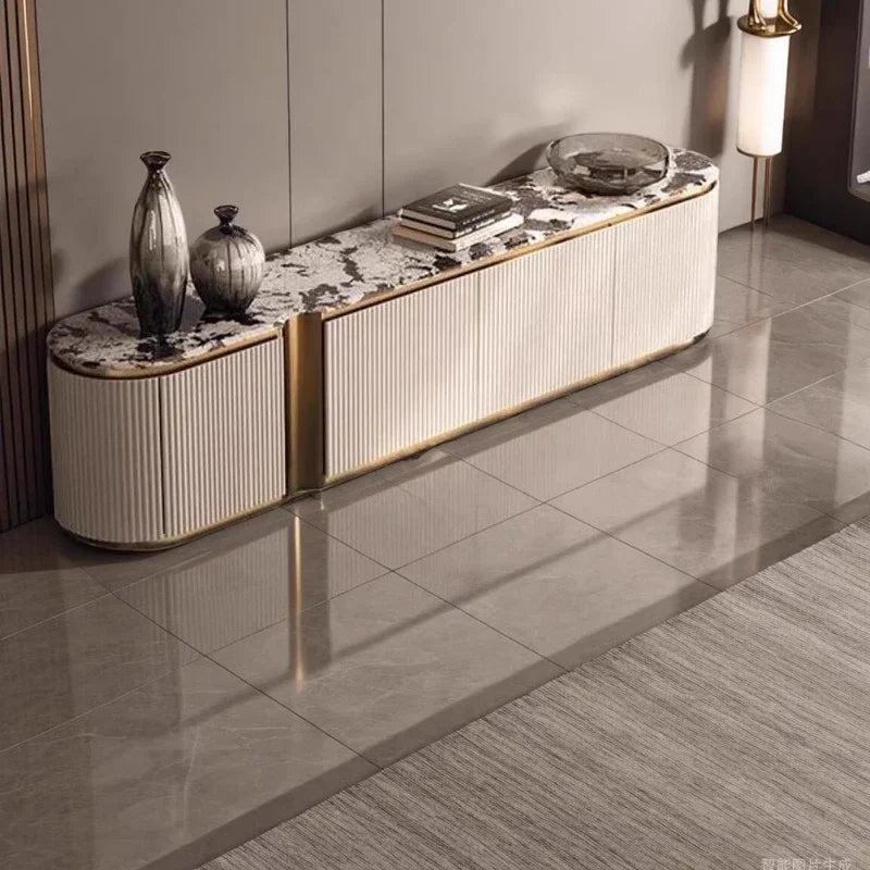 meuble tv moderne élégant marbre beige rayures verticales vases livres décoration salon