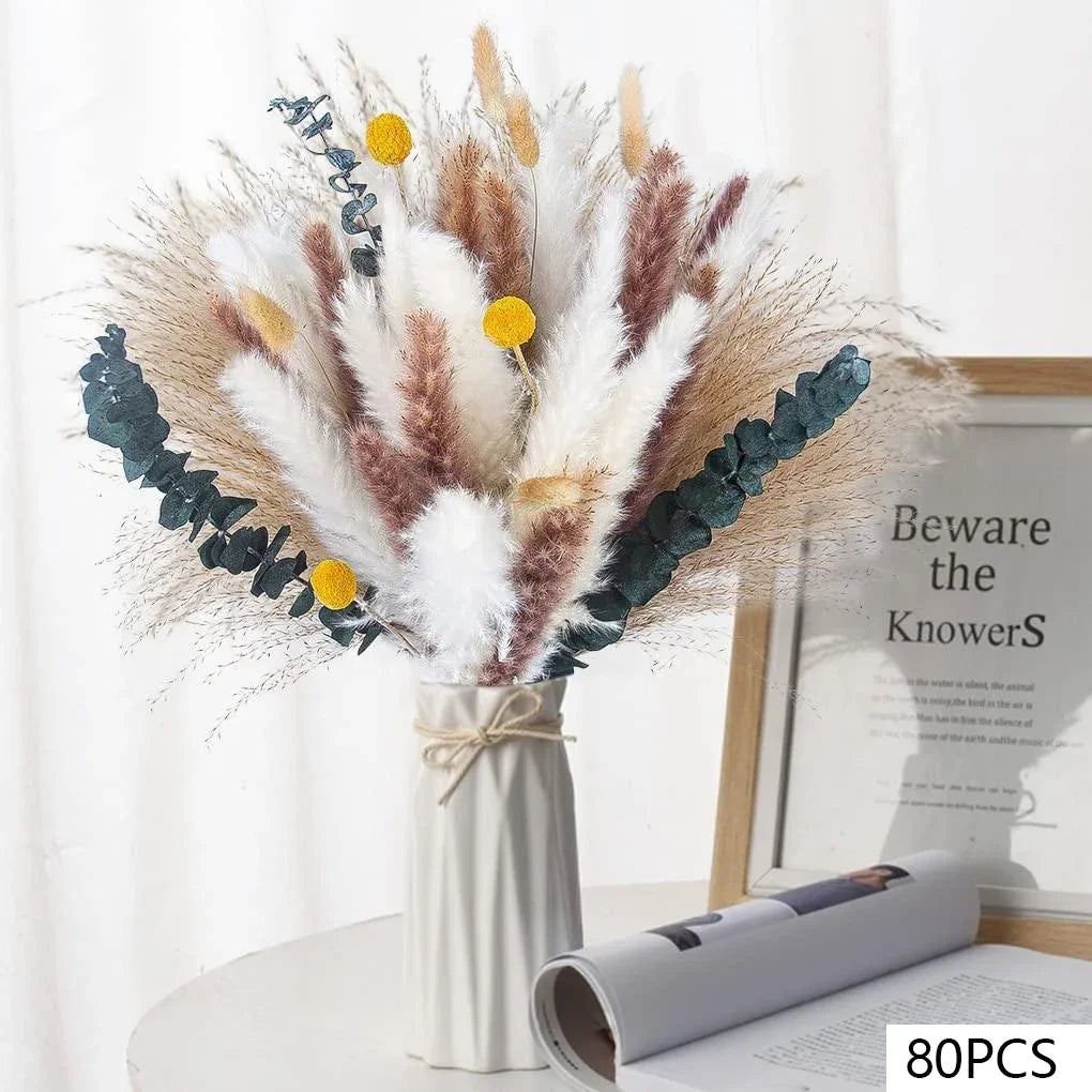 bouquet pampas séchés boho décoration intérieure beige crème marron clair fibres fines ruban vase