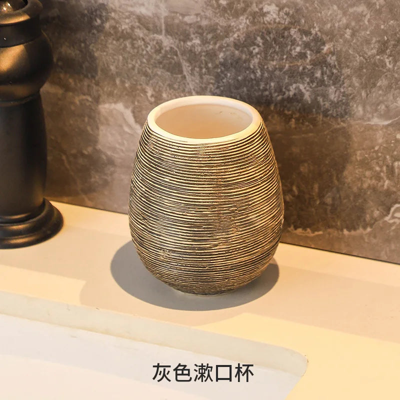 ensemble salle bain moderne tissage texture plateau savon brosse dents gobelet distributeur liquide beige