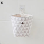 paniers rangement modernes motifs géométriques couleurs vives clips adhésifs boutons poignées organisateur maison