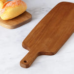 planche découper bois rustique plateau service suspendu pain fourchette nappe verte