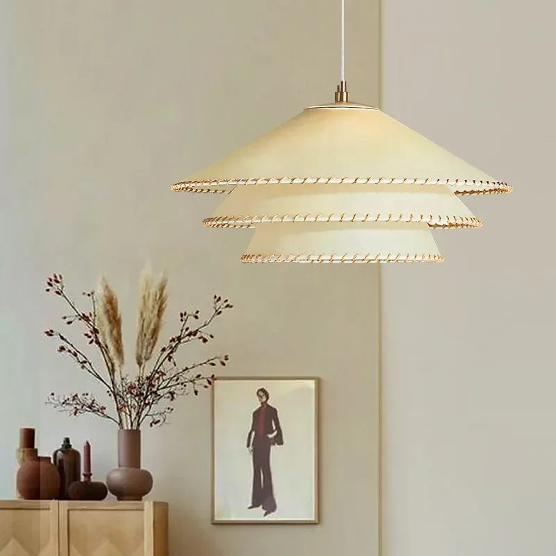 lampe suspendue moderne beige clair bord doré chaîne métallique 40cm 50cm 60cm lumière chaude