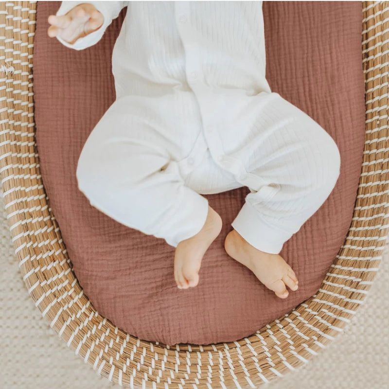 matelas bébé ovale texturé gaufré couverture drap béton arc ciel naturel minimaliste