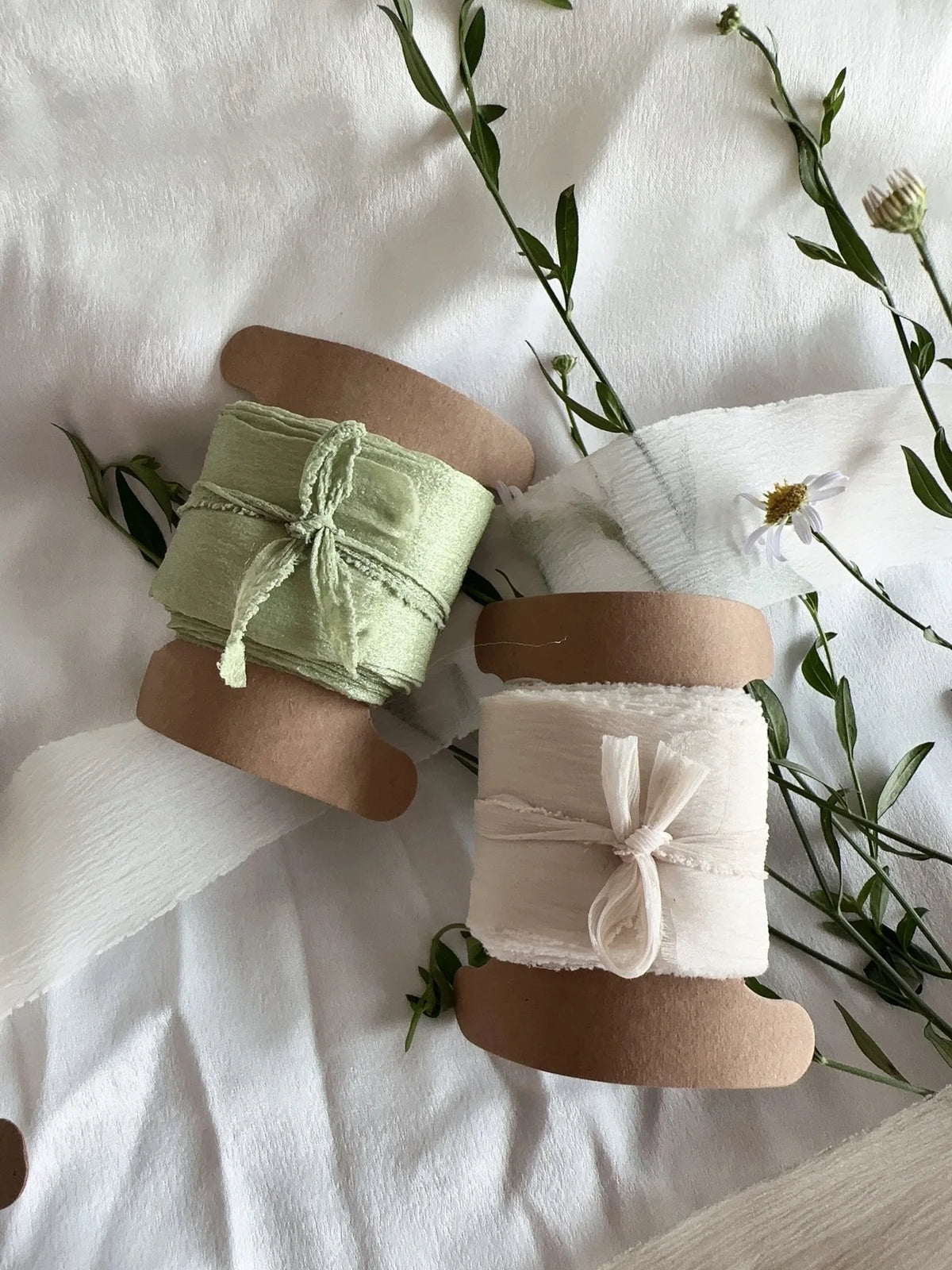 rubans coton blanc rose clair beige vert clair gris violet texture ondulée simple délicat