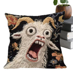 coussin illustration animal cornes yeux ouverts dents jaune noir maison salon chambre