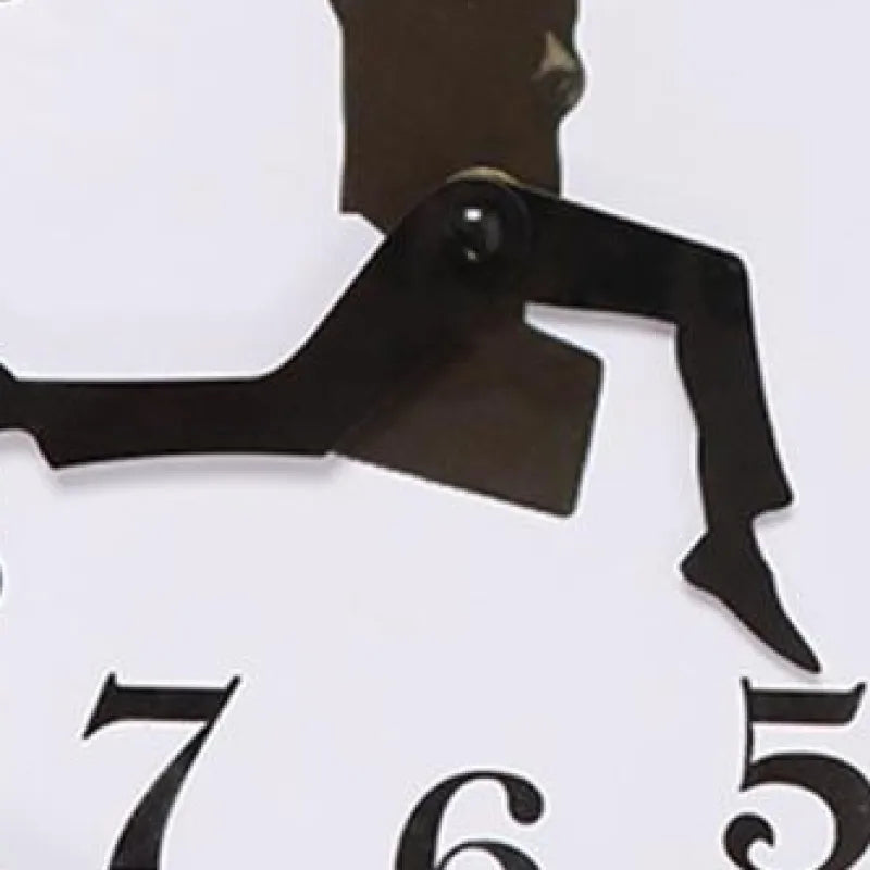horloge murale moderne homme valise chiffres blanc noir minimaliste decoration facile