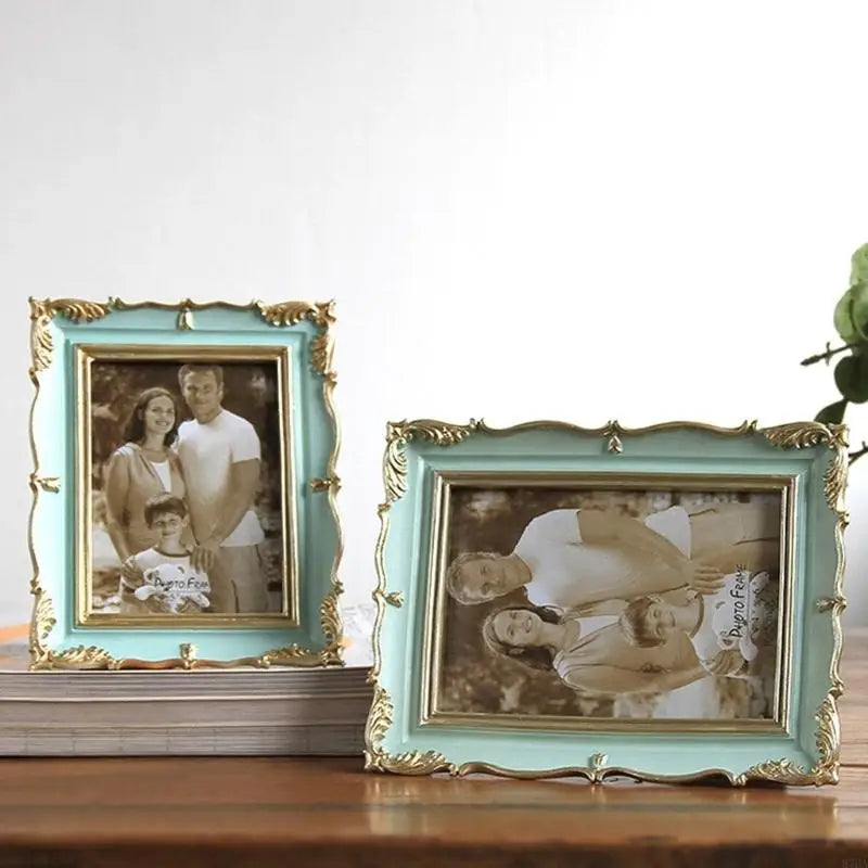 Cadre photo ornements dorés classique rose clair bleu clair décoration table adultes