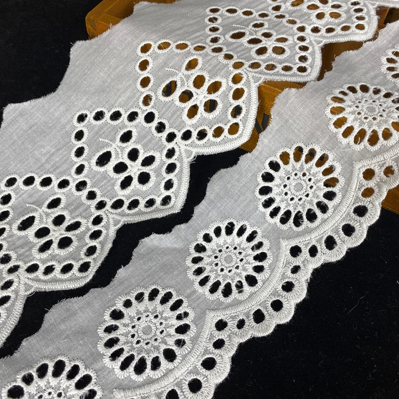 dentelle coton blanc motifs floraux ajourés texture vintage mètre écologique translucent