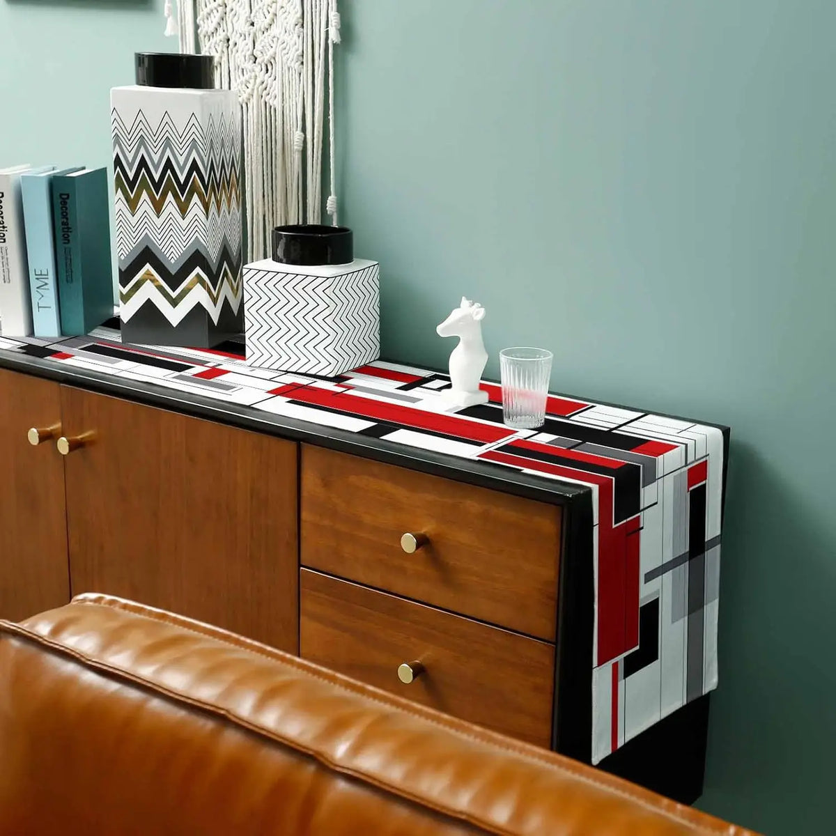 chaise table lin géométrique rouge noir gris moderne minimaliste decoration abstraite opaque