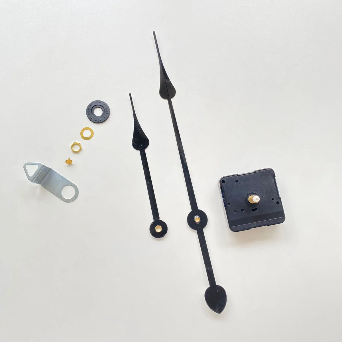 Mécanisme quartz pour horloge murale sur mesure