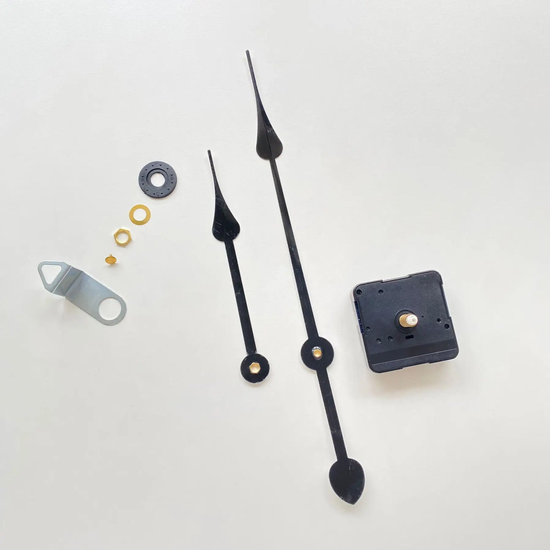 Mécanisme quartz pour horloge murale sur mesure
