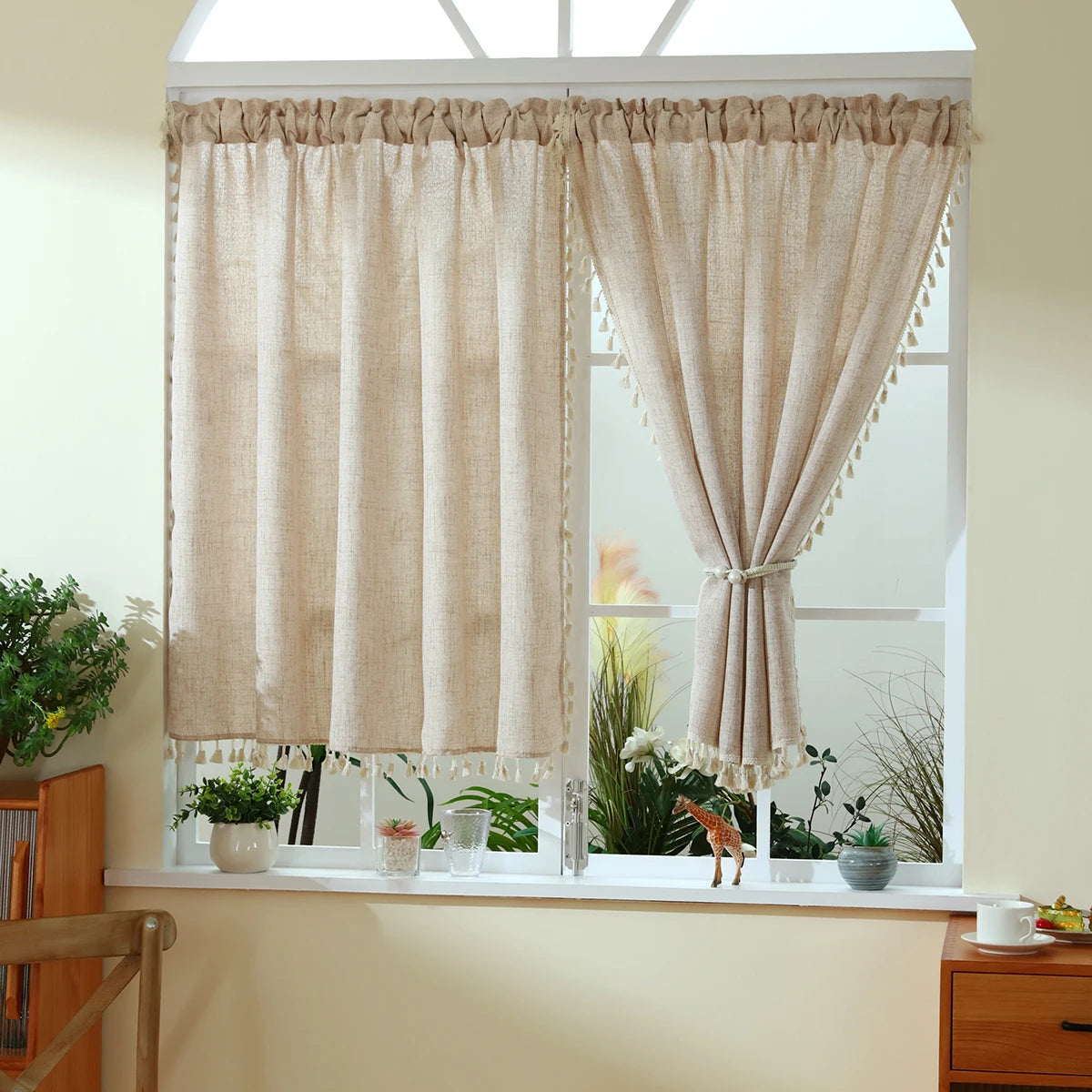 rideau polyester texture lin classique beige clair opacité ruban fixation pompons chambre cuisine