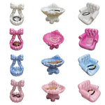 plateau bijoux forme fauteuil blanc bleu rose ornements vintage opaques créatif baroque
