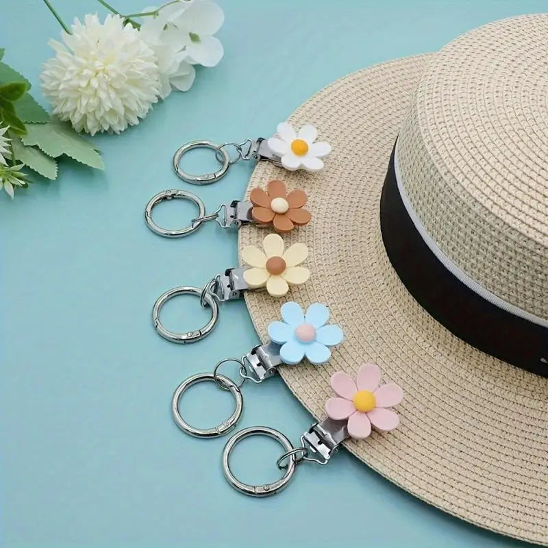 porte clés pince chapeau fleurs simples moderne minimaliste beige blanc jaune rose adhésif voyage