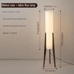 lampe sol moderne abat jour tissé pieds bois blanc ampoules led blanc bois foncé