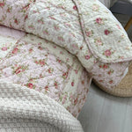 couverture coton patchwork fleurs rose feuilles vertes 150x200cm maison toutes saisons