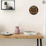 décoration murale ronde métal vintage motifs whisky bouteilles chevaux élégante ornoiels fixationsarrière stylepublicitaire motifslettrés