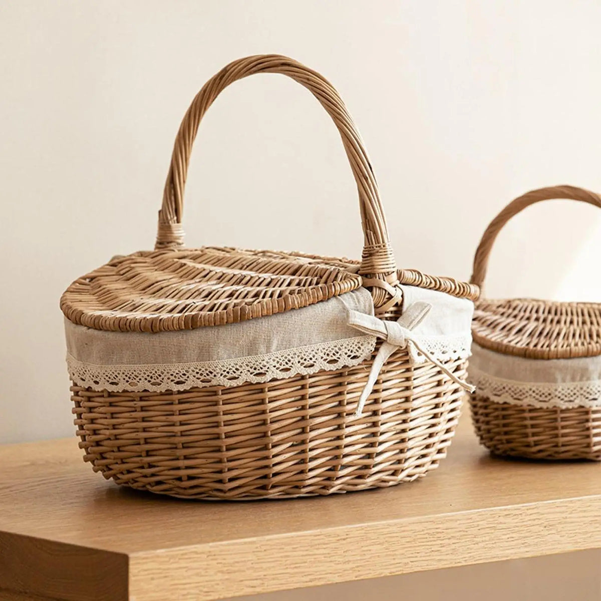 panier tressé rotin poignée toile dentelle couvercle rangement pique nique traditionnel naturel beige