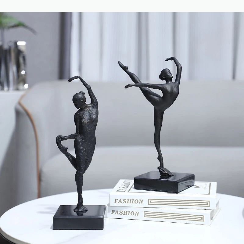 statuette ballerine moderne noire texturée socle deux livres fashion