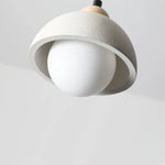 lampe suspendue moderne minimaliste gris clair blanc ampoule led texture béton fixations câble noir