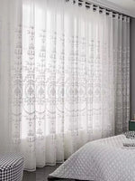 rideaux blancs motifs floraux brodés translucides élégant texture douce
