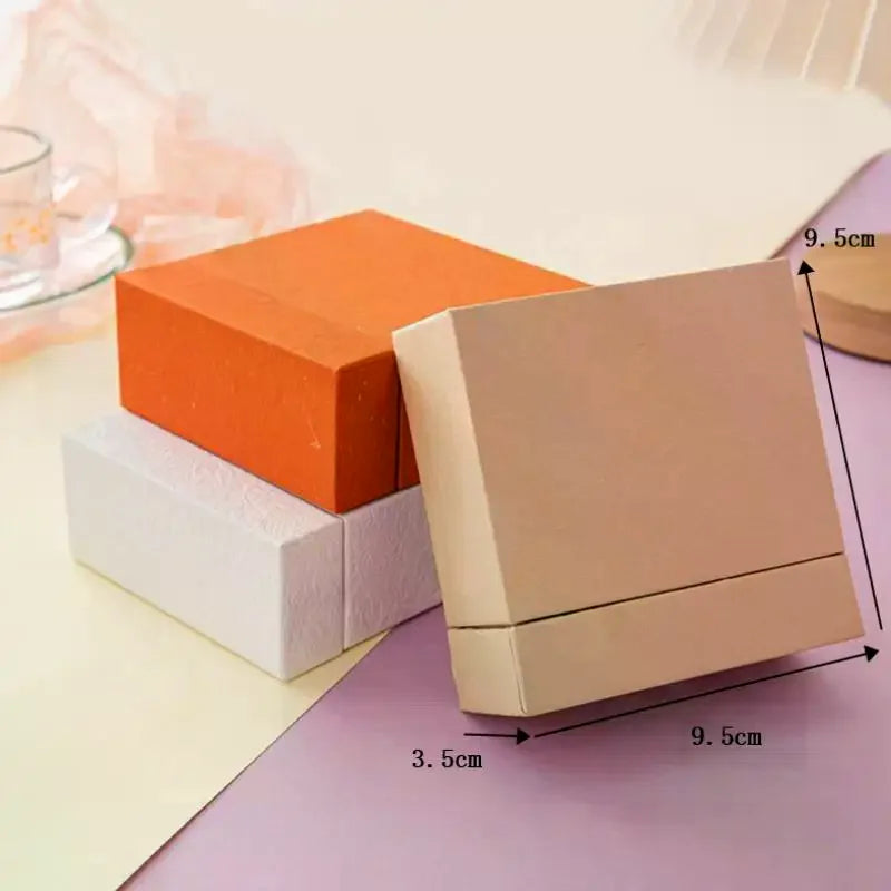 boîtes bijoux carton présentation classique gris beige rose clair vert olive orange multiples compartiments